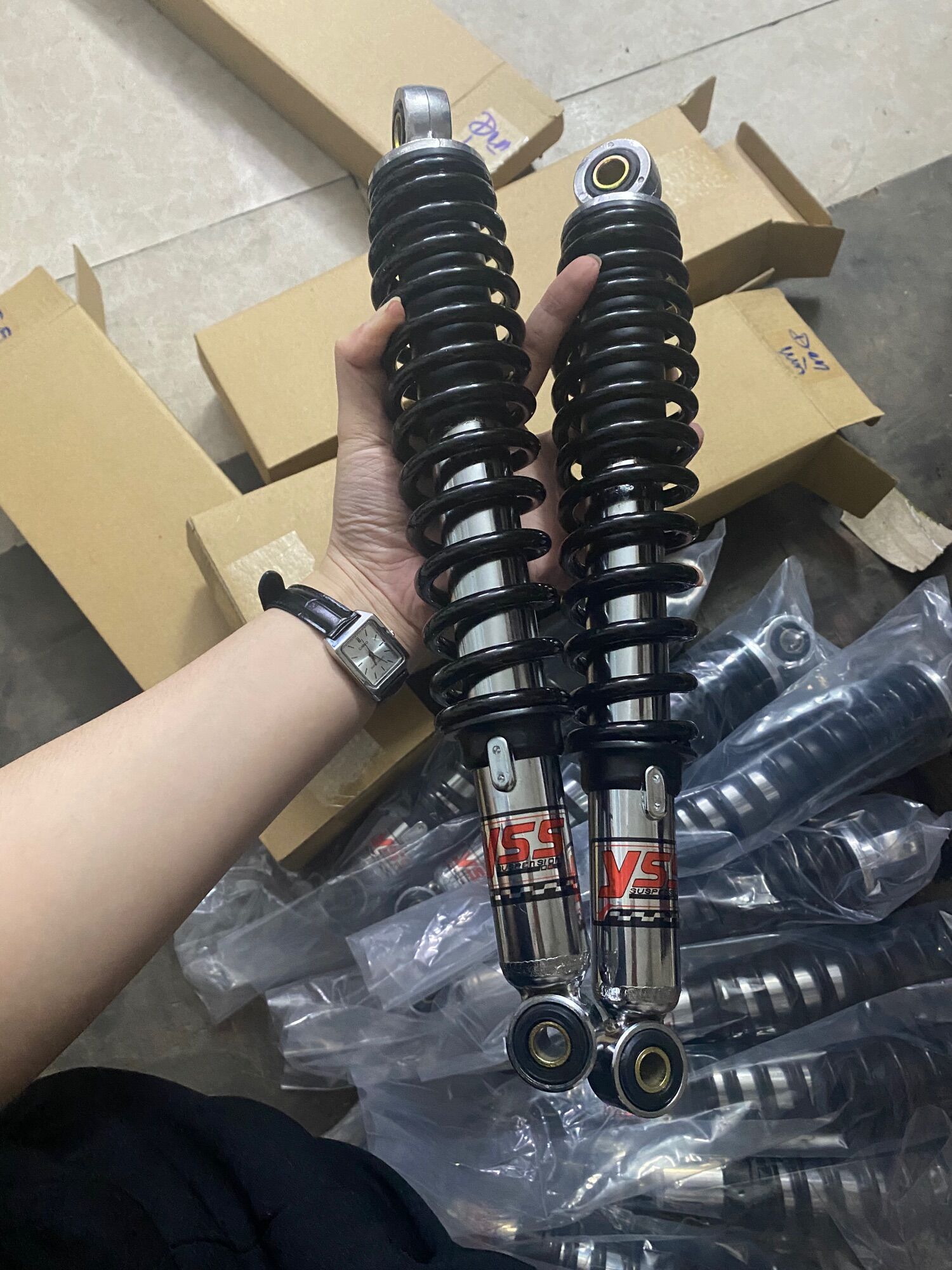 Phuộc nhún sau Yss mẫu rẻ cho các con xe số Dream Wave Axelo Sirius Jupiter Taurus Cub 280-330mm...