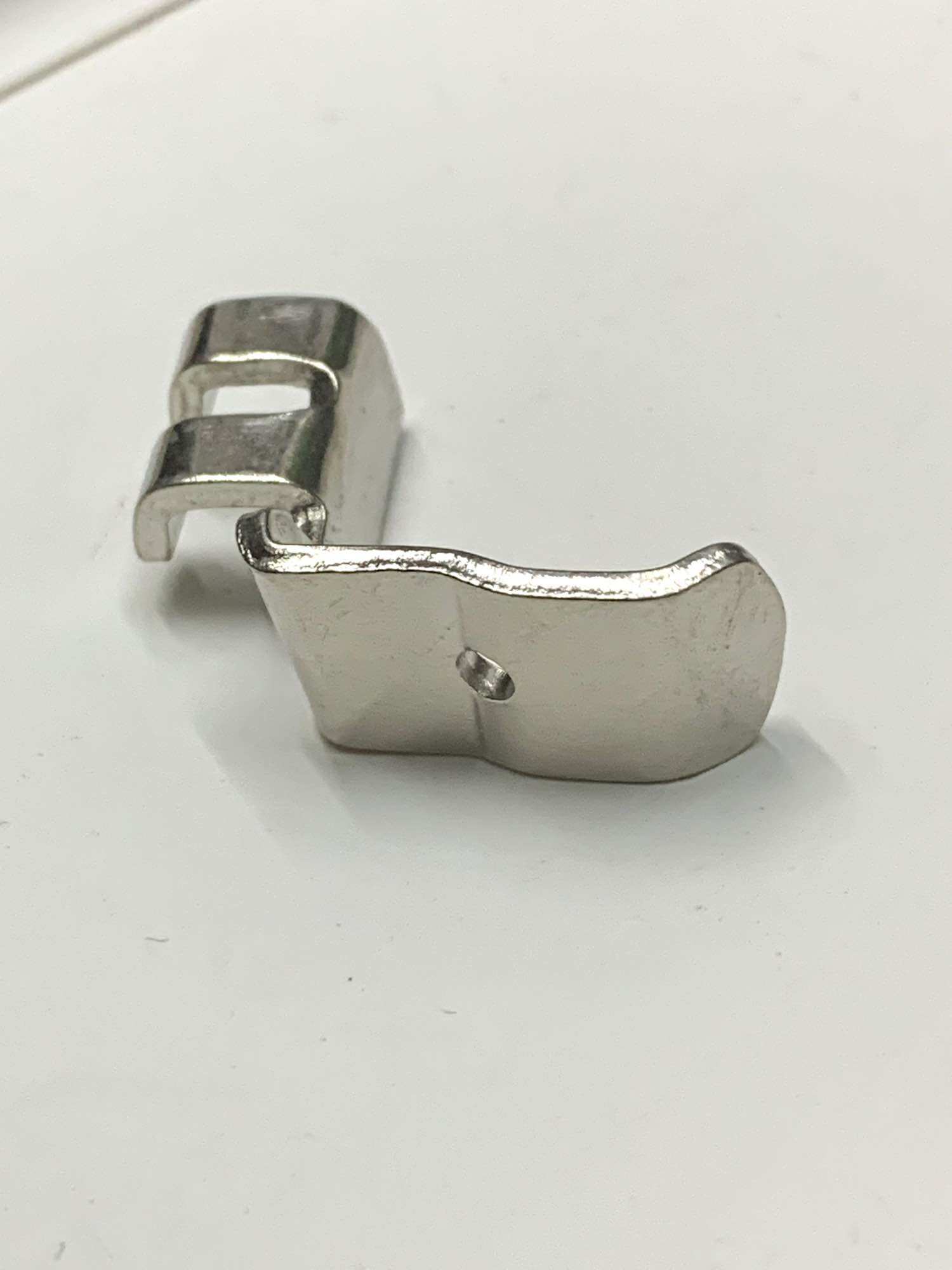 Chân vịt máy gia đình con bướm may nhún