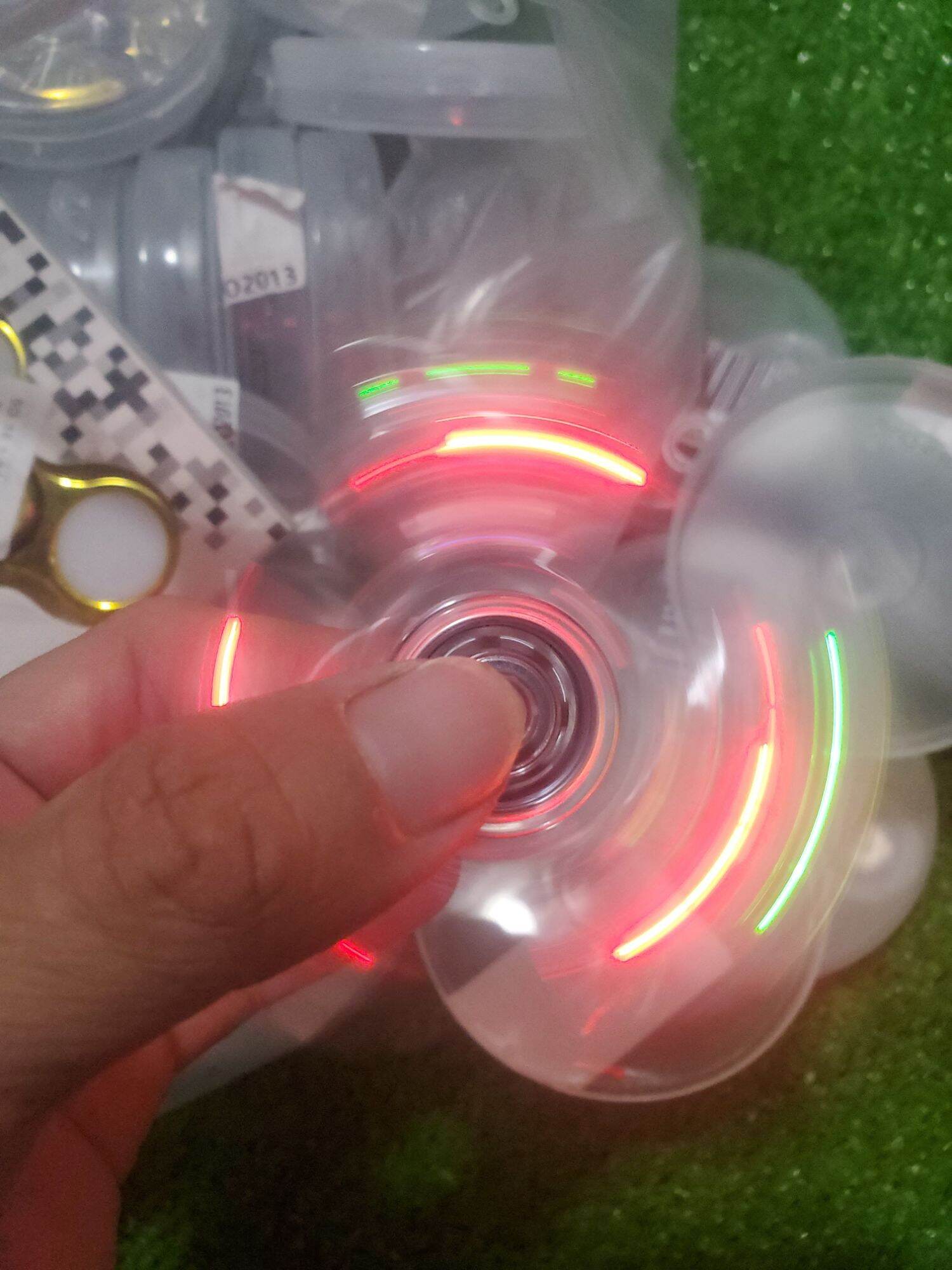 Con quay có đèn led chớp nhanh chậm