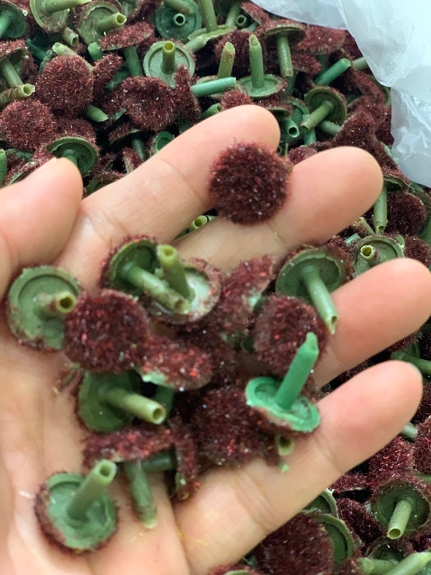 Gói 30 cái nhuỵ cúc 1 cm