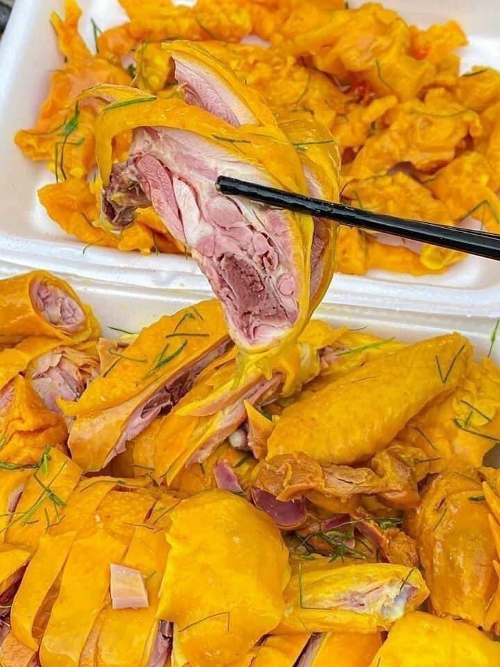 Gà ủ muối ôm trứng đã bỏ đầu chân( tặng muối chấm)