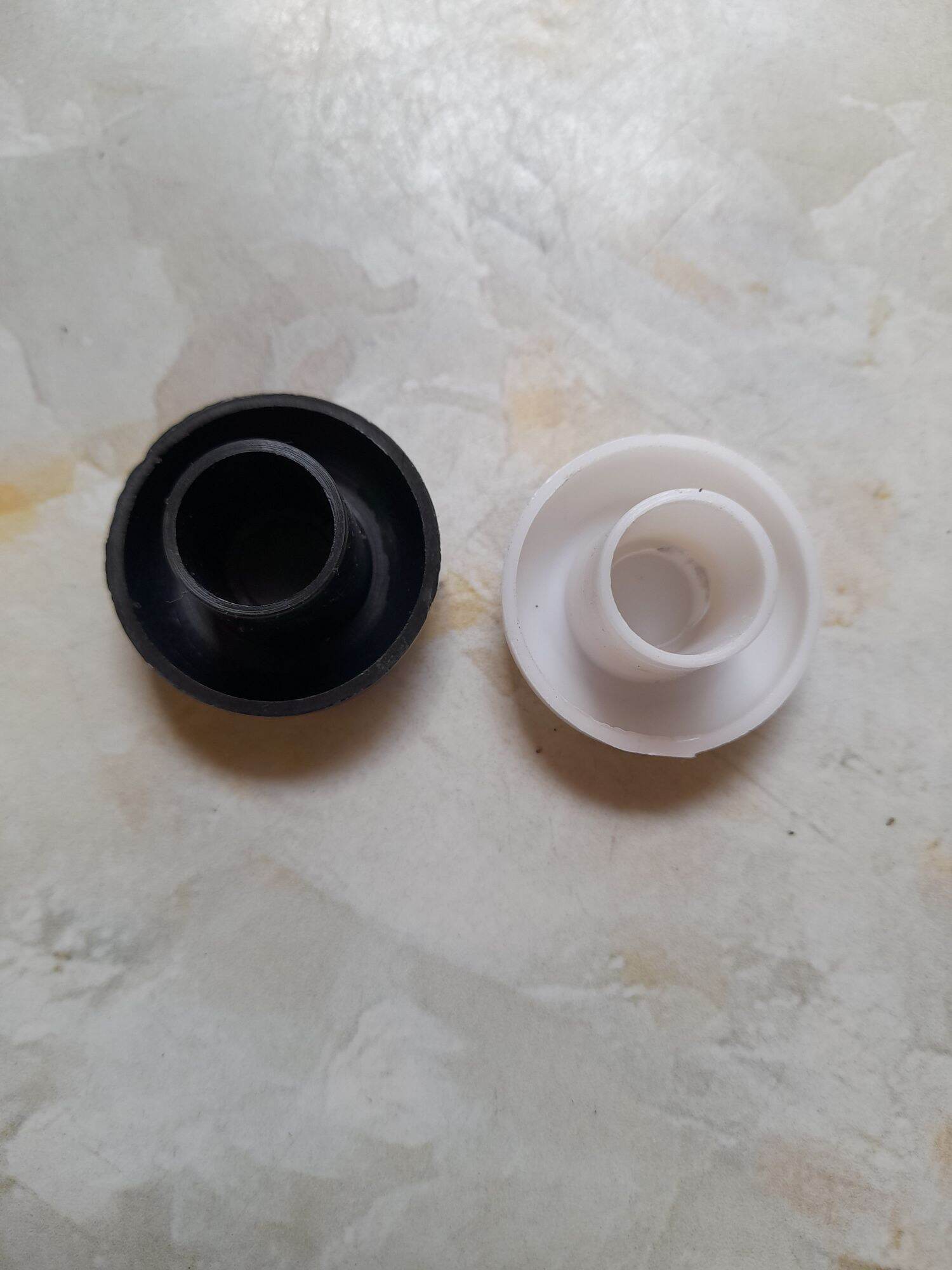 Nút phuột trước xe Cúp màu trắng và đen ( 1 cặp ).