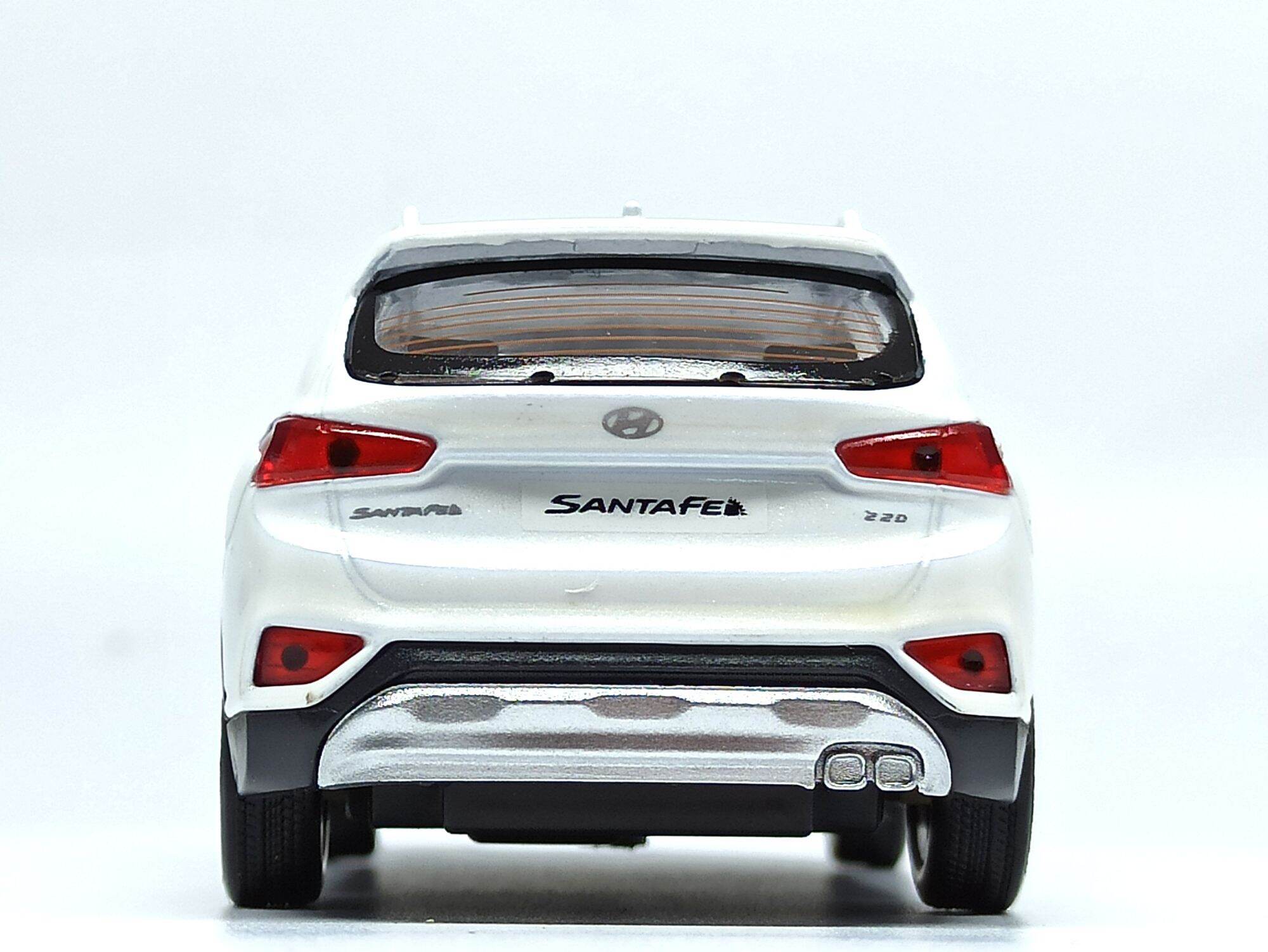 Mô hình xe Hyundai Santa Fe 2019