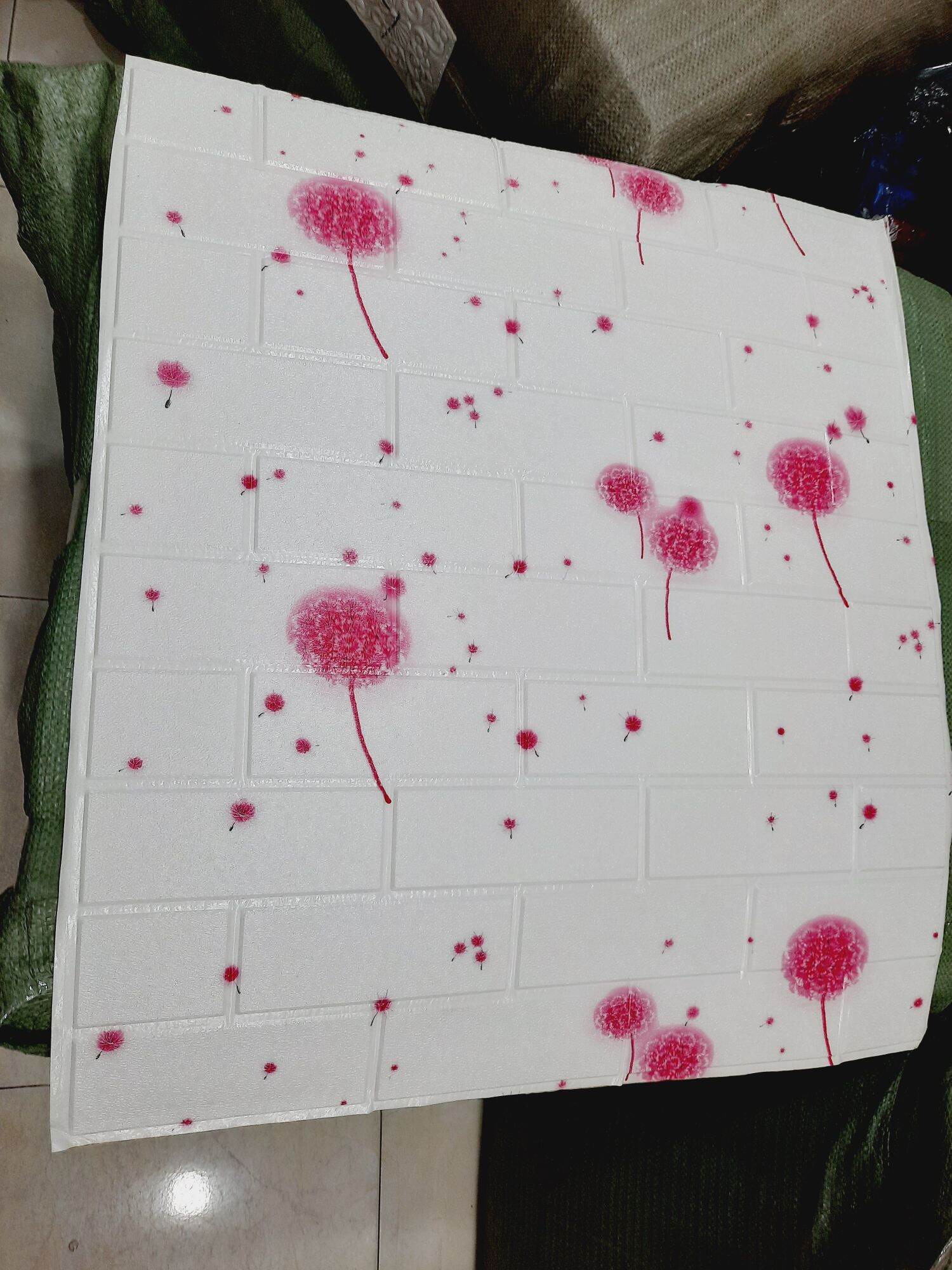 Xốp dán tường 3D 70×77cm