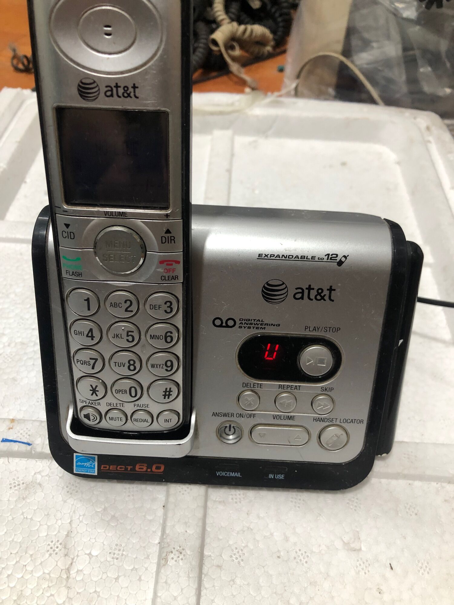 Điện thoại mẹ bồng con AT&T