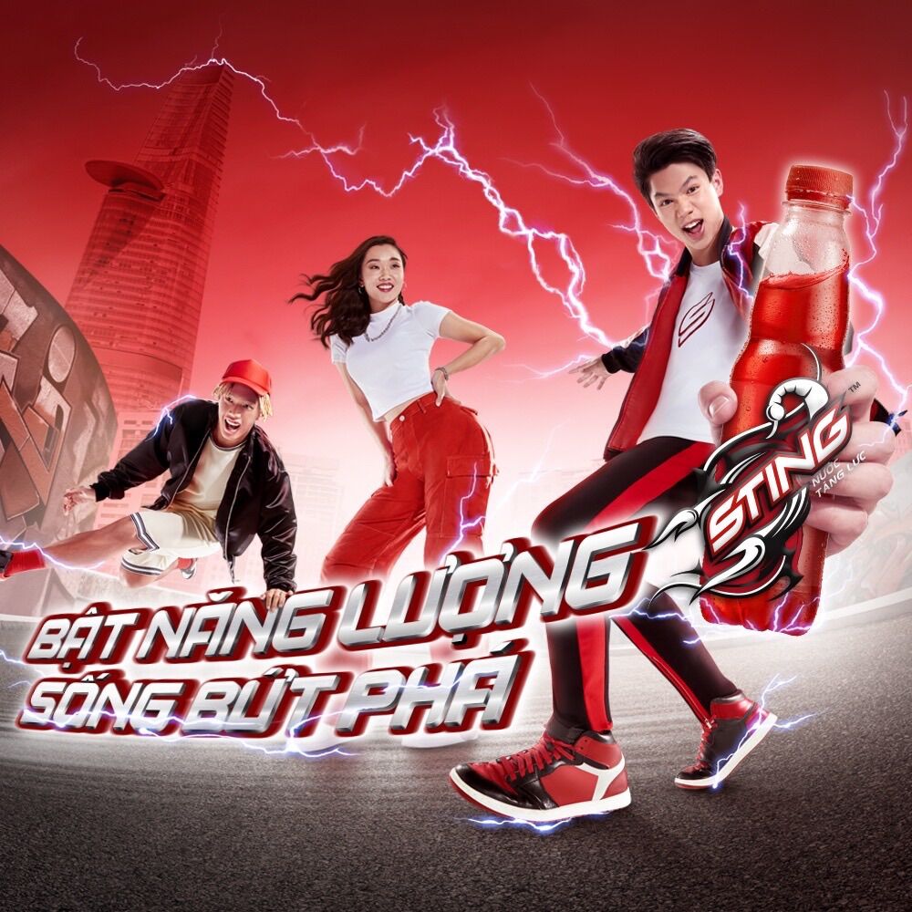 Thùng 24 Chai Nước Tăng Lực Sting Dâu (330ml/chai)