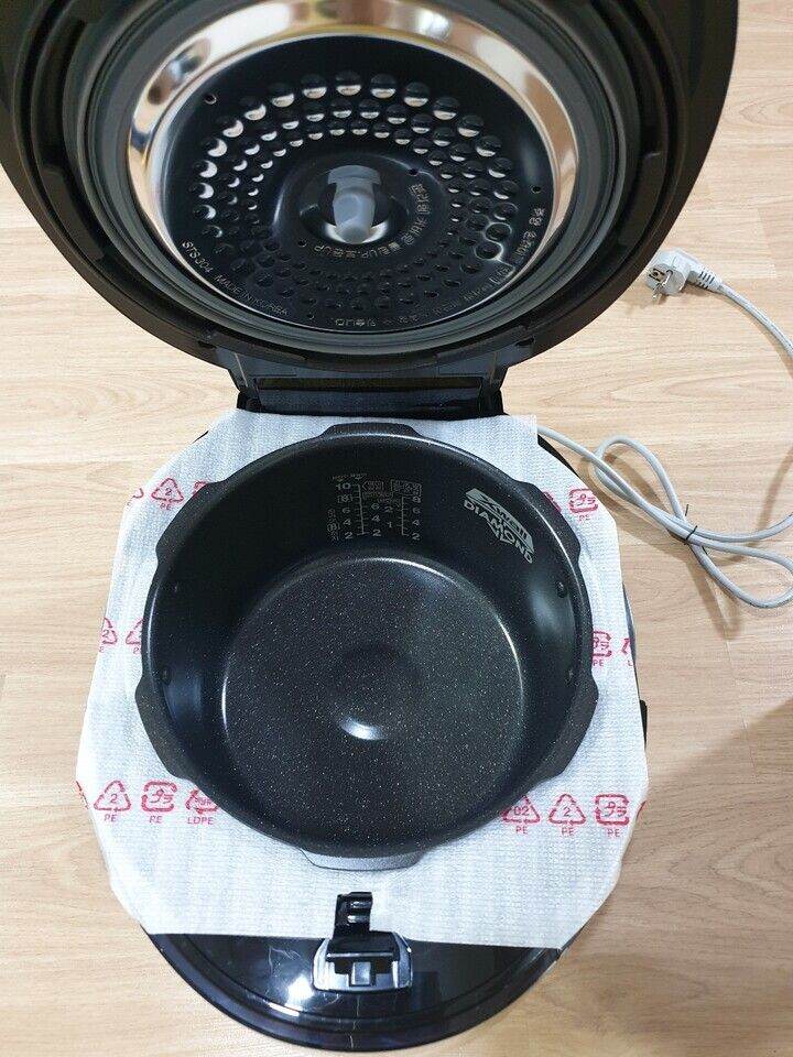 Nồi Cơm Áp Suất Điện Tử Cuckoo CRP-QS1010FG

(쿠쿠 전기압력밥솥 CRP-QS1010FG 10인용)