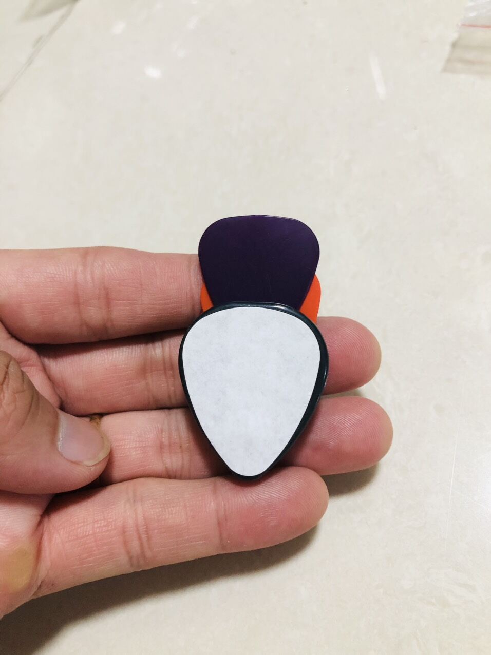 Hộp đựng phím đàn guitar mẫu giọt nước màu đen - Pick holder hộp pick guitar - Duy Guitar Store phụ kiện guitar Sale rẻ dưới 49K