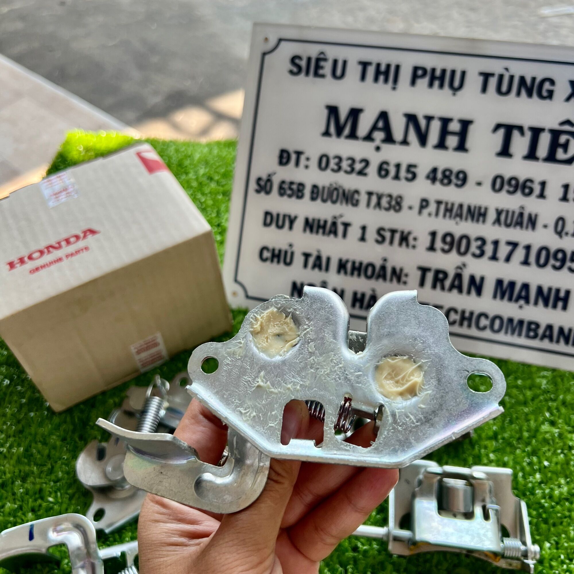 Pát khóa yên Wave Thái chính hãng Honda