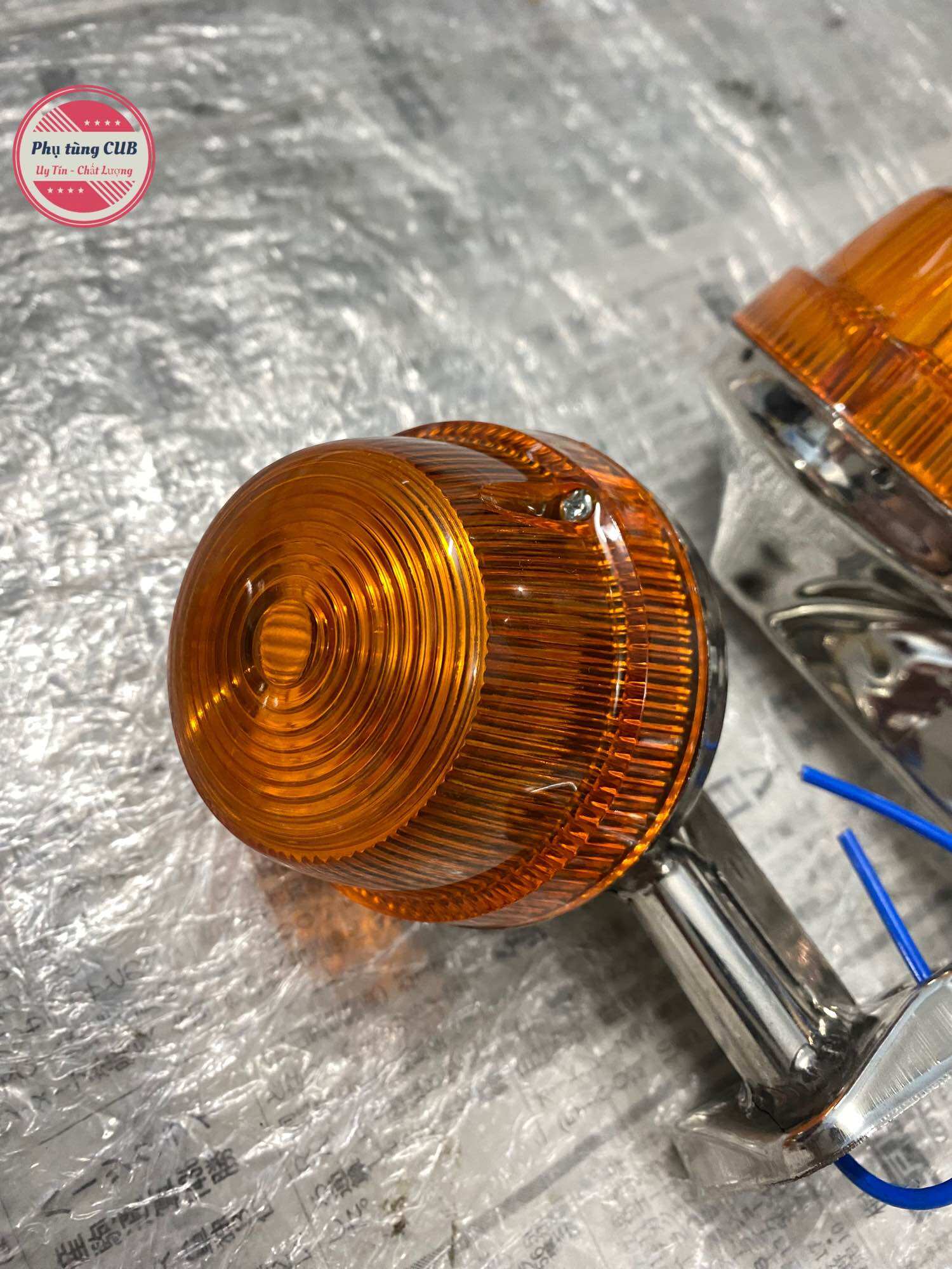 Xi nhan xe cub cánh én chụp 2 tầng ( trước atimon thái, sau inox )