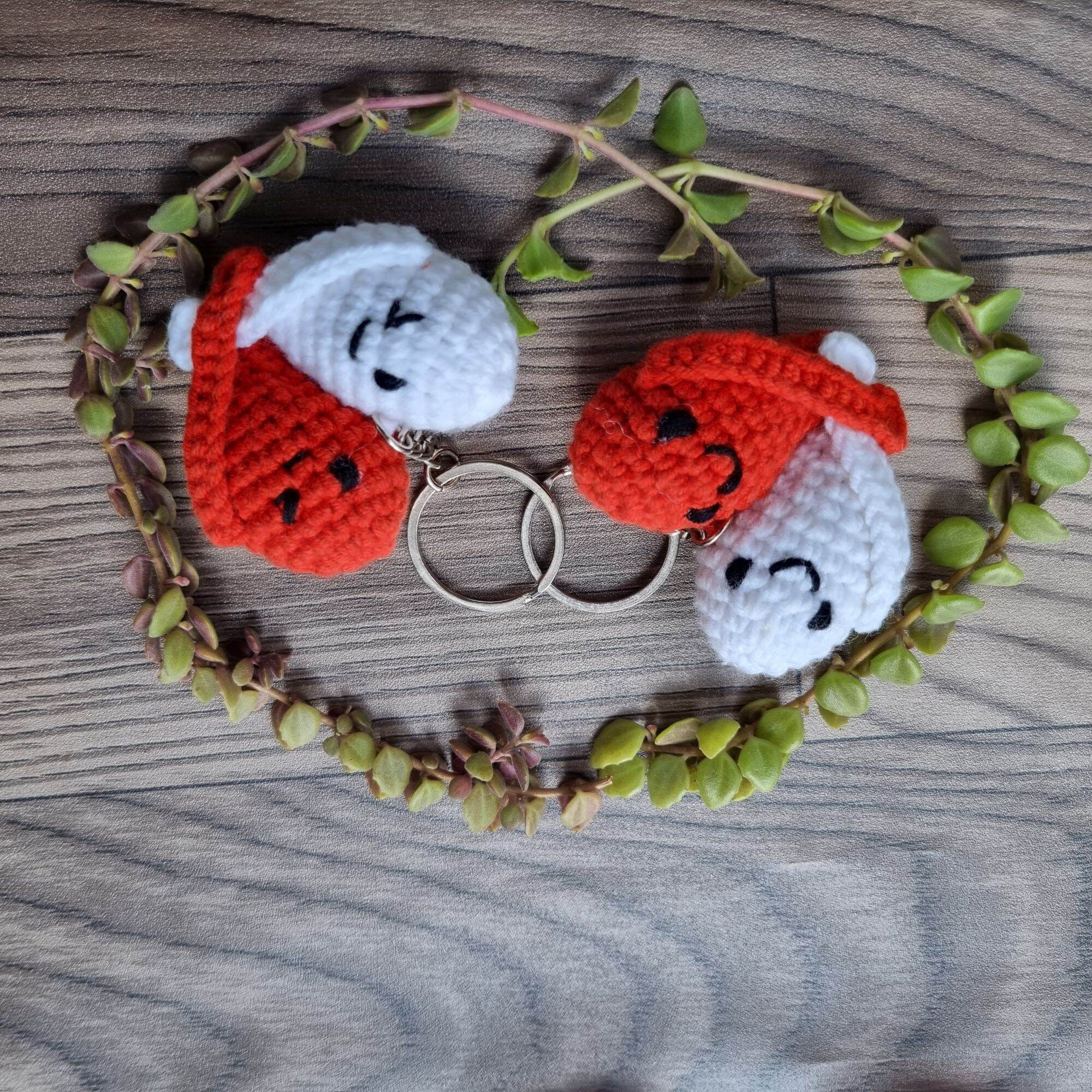 Móc khóa trái tim bằng len - handmade