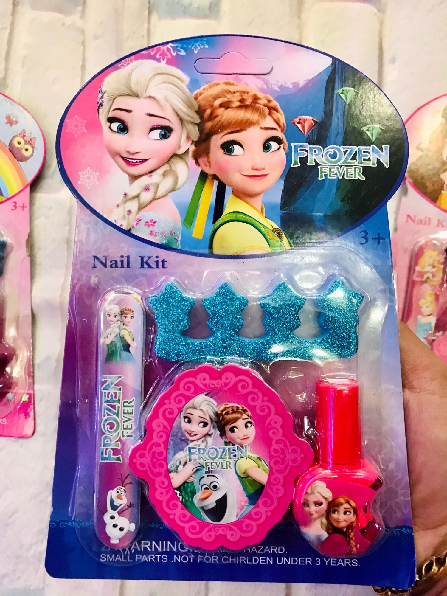 Set đồ chơi sơn móng tay Disney cho bé