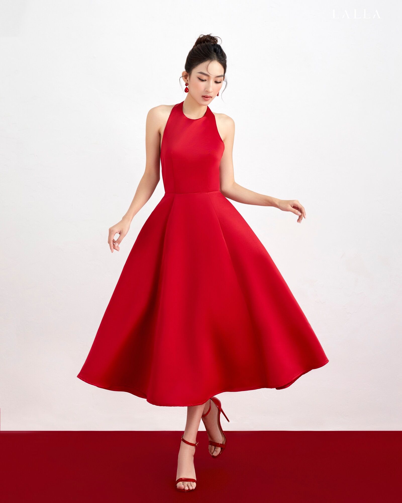 LALLA - Đầm yếm Rubie hở lưng xoè nhẹ nữ