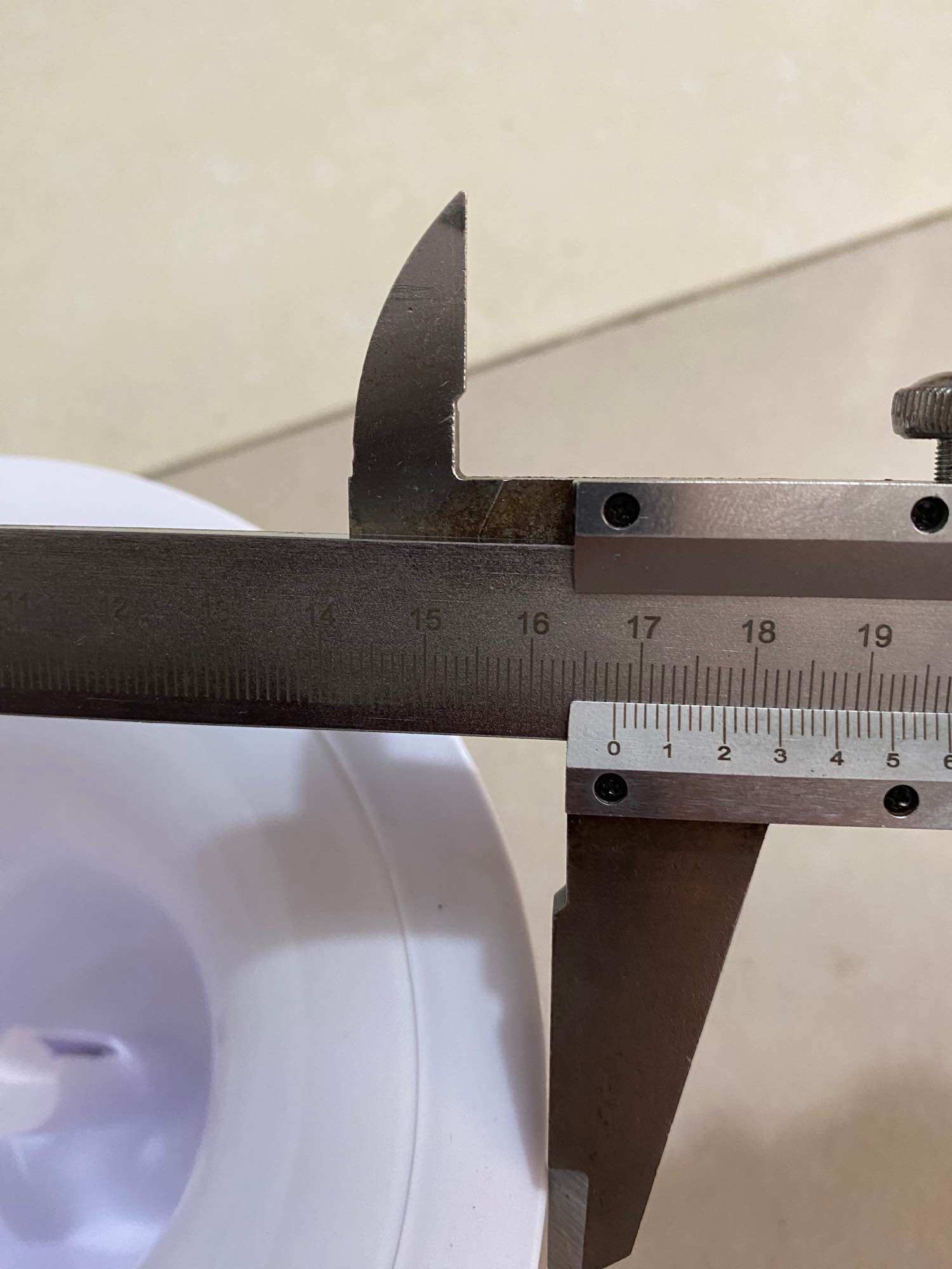 Phễu úp bình cây nước nóng lạnh 16,8cm