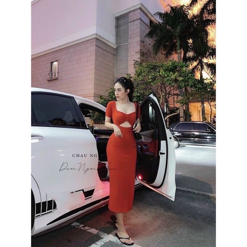 Đầm body xẻ tà chiết ngực