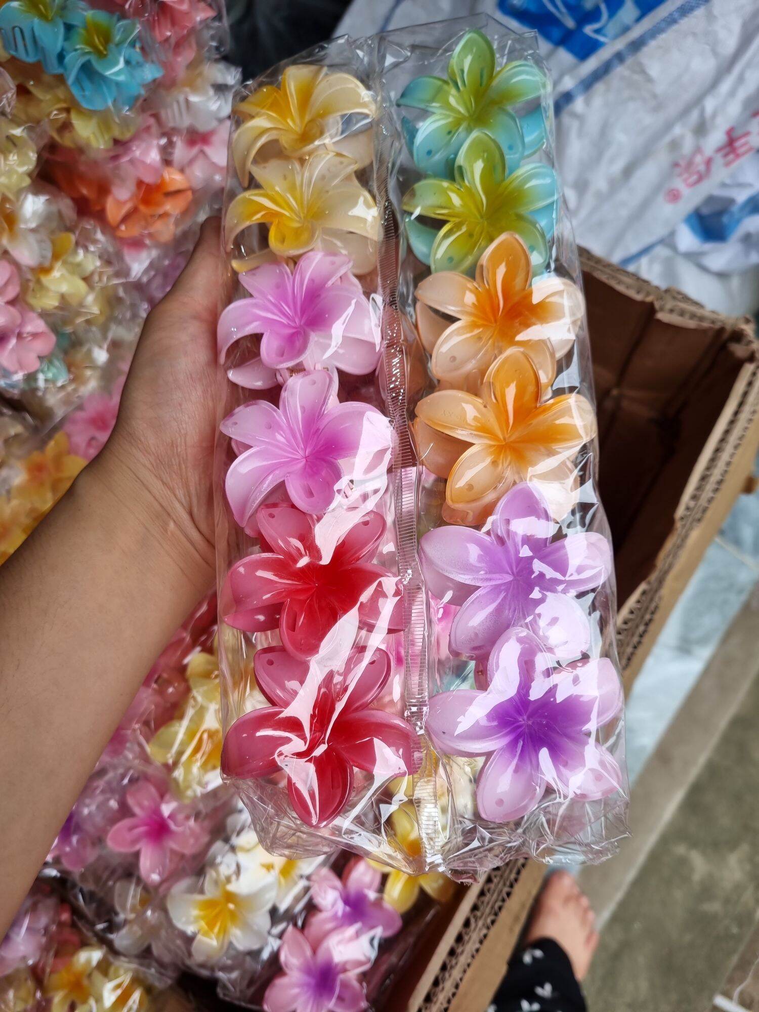 sỉ lốc 12 chiếc kẹp hoa sứ 4cm,6cm,8cm