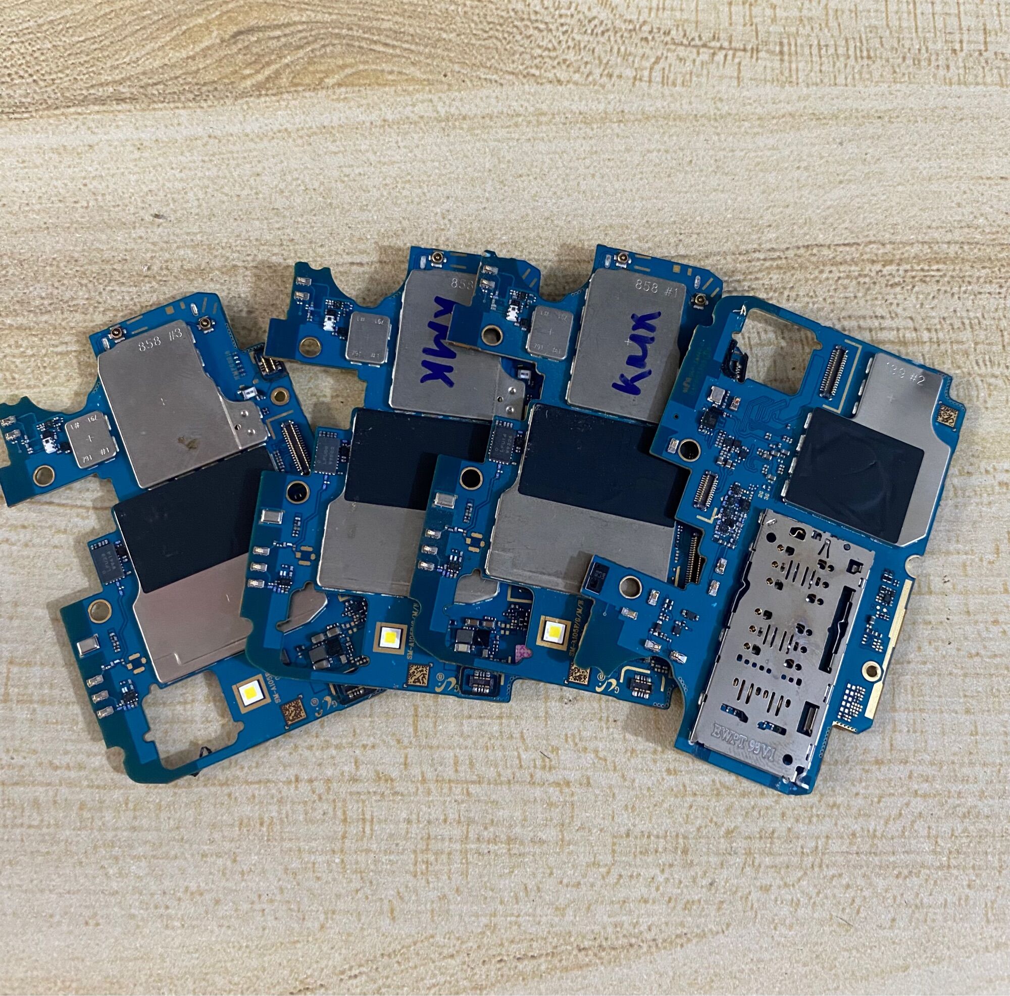 Main SAMSUNG A10 ( A105F ) ZIN Full Chức Năng ( wifi , Sim , Sạc ,..) Hàng Cao Cấp.