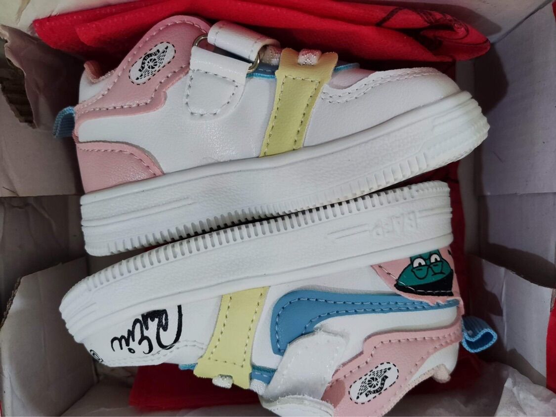 Giầy cho bé size 18