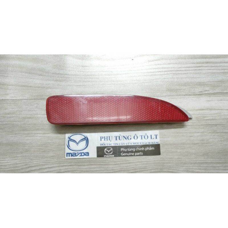 Đèn phản quang sau phải mazda 2, mazda 3, mazda 6 2015 - 2019