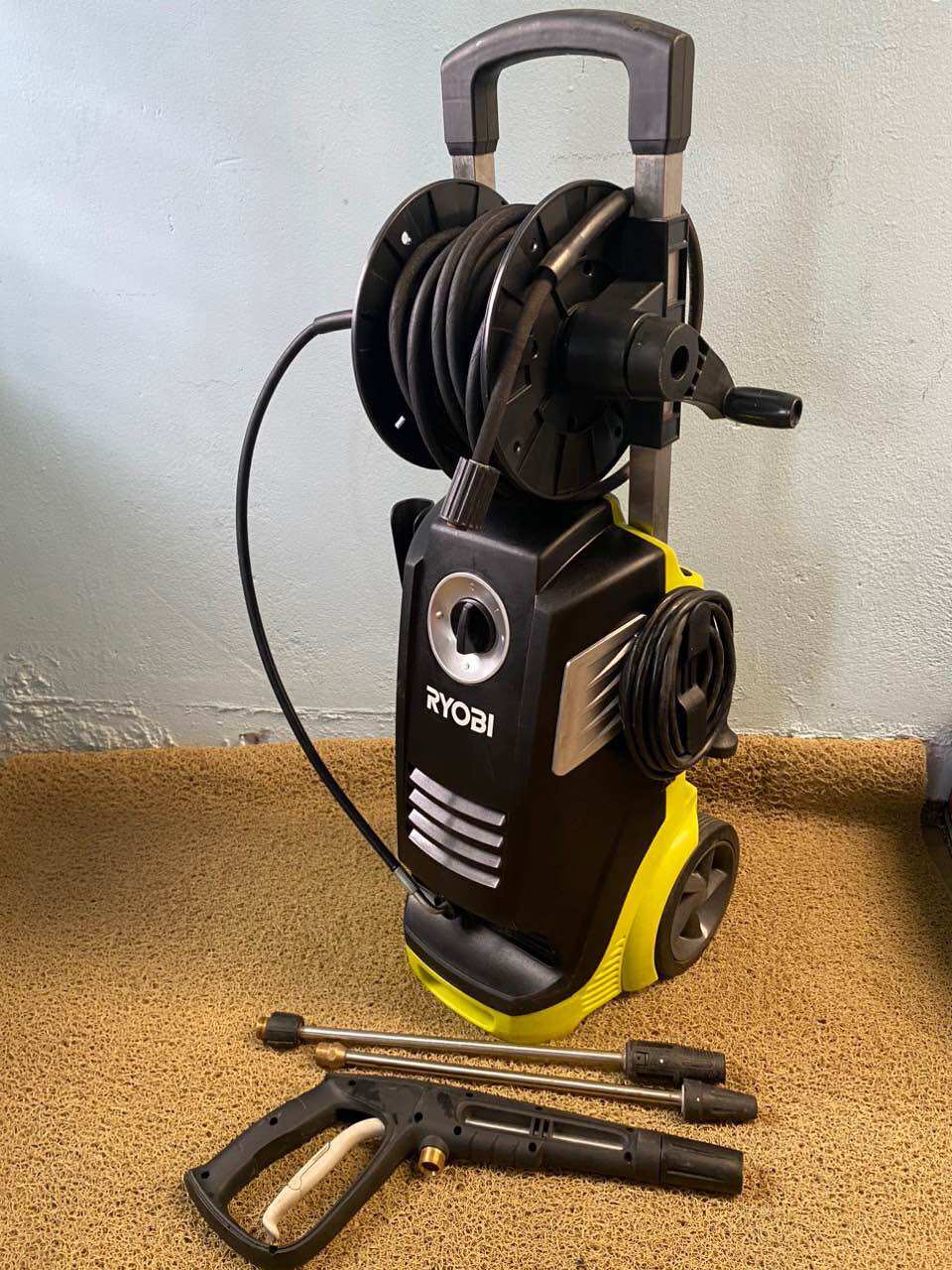 Máy rửa xe ryobj 2400w