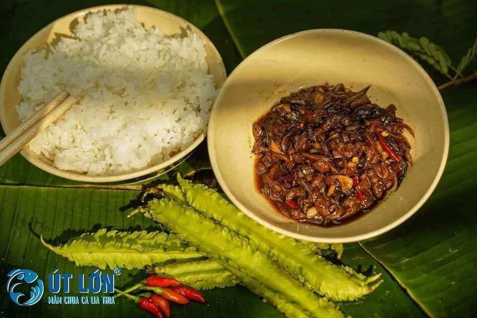 Mắm chua cá lia thia Út Lớn