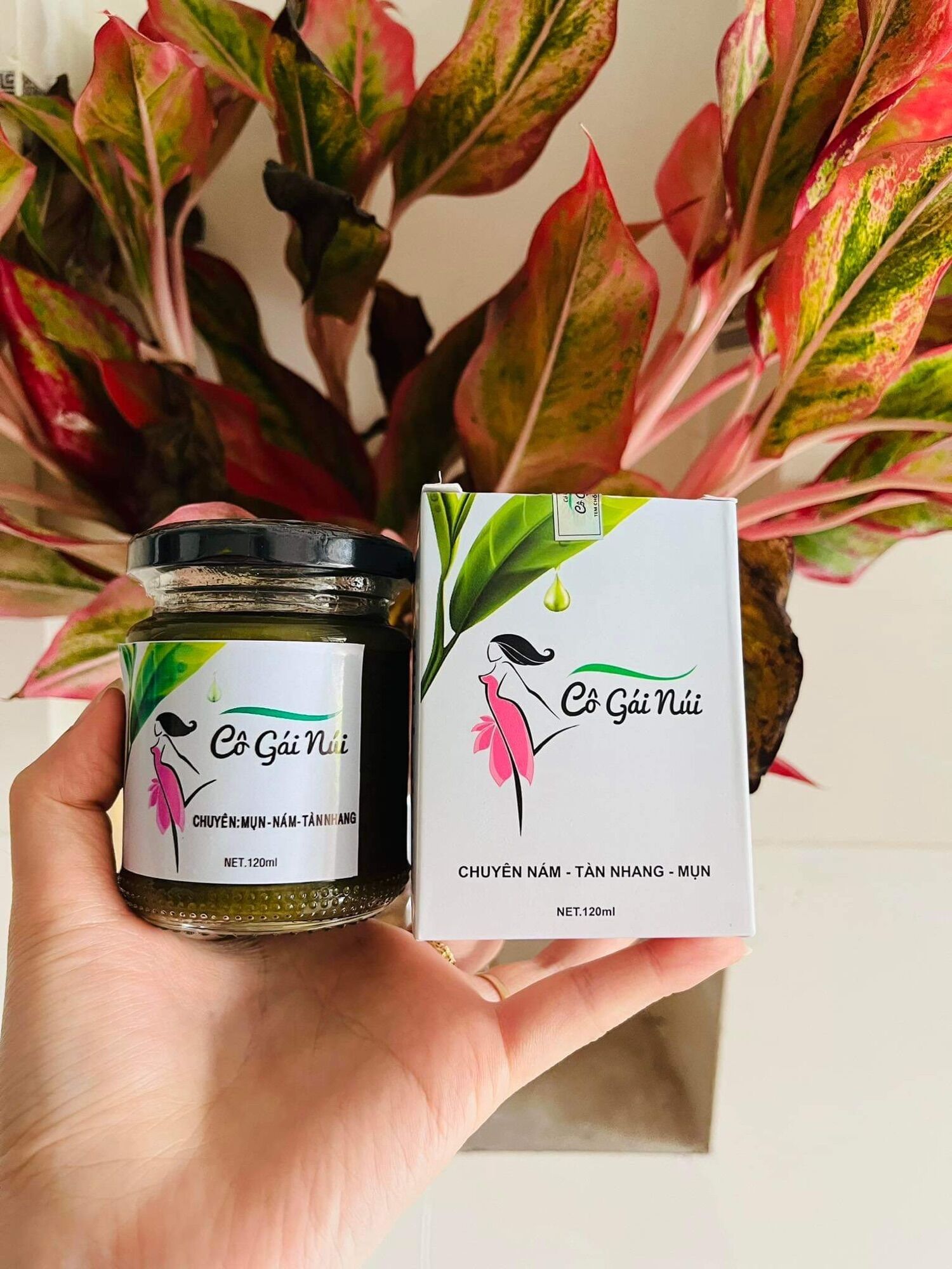 Mặt nạ cao lá rừng cô gái núi