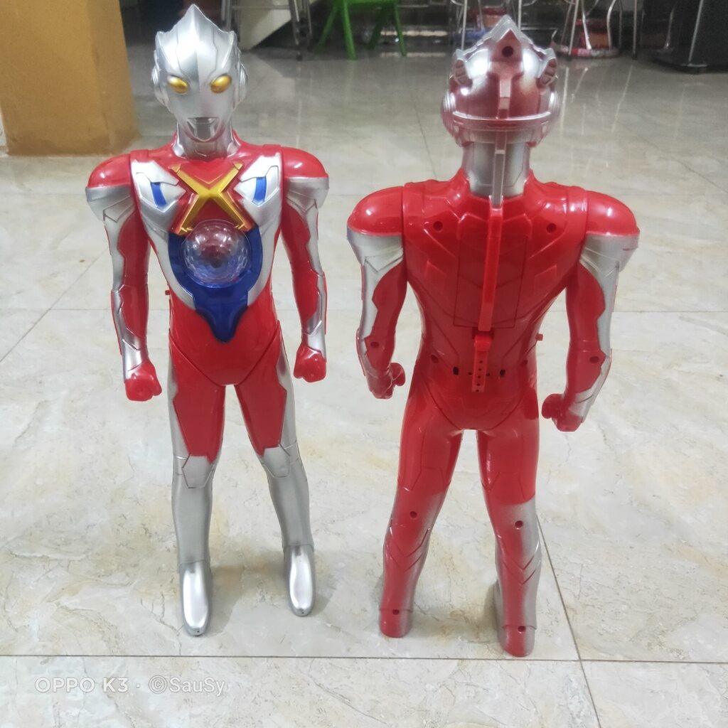 Siêu nhân điện quang chạy pin có đèn có nhạc