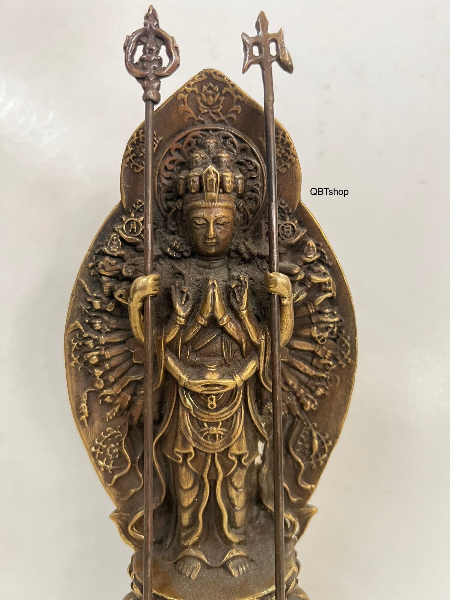 Thiên thủ thiên nhãn đứng bằng đồng