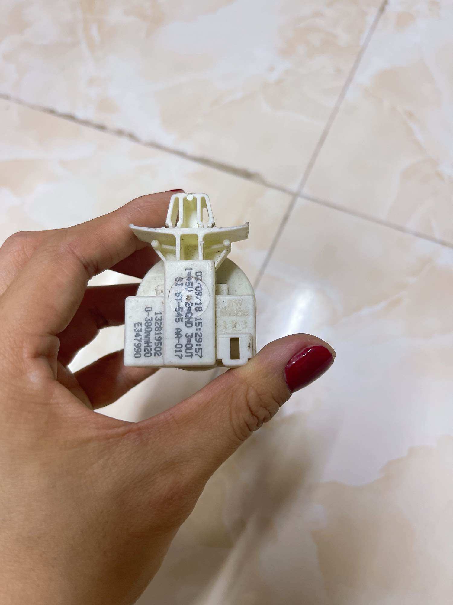 Phao máy giặt Electrolux tháo máy