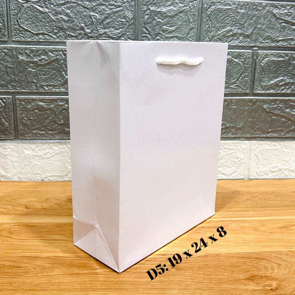 Túi giấy trắng combo 100c kt: 19 x 24 x 8