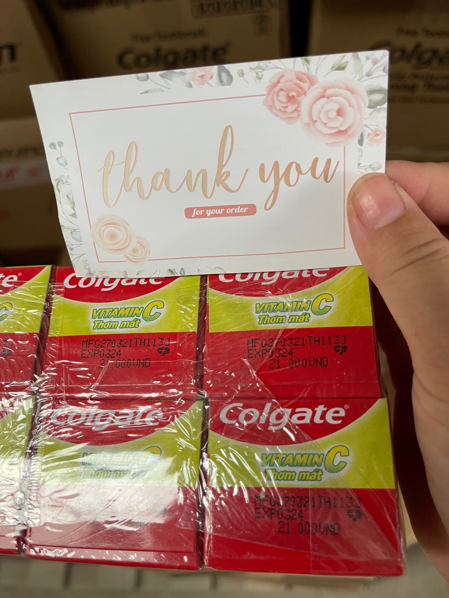 Kem đánh răng Colgate C 170g với vitamin C thơm mát