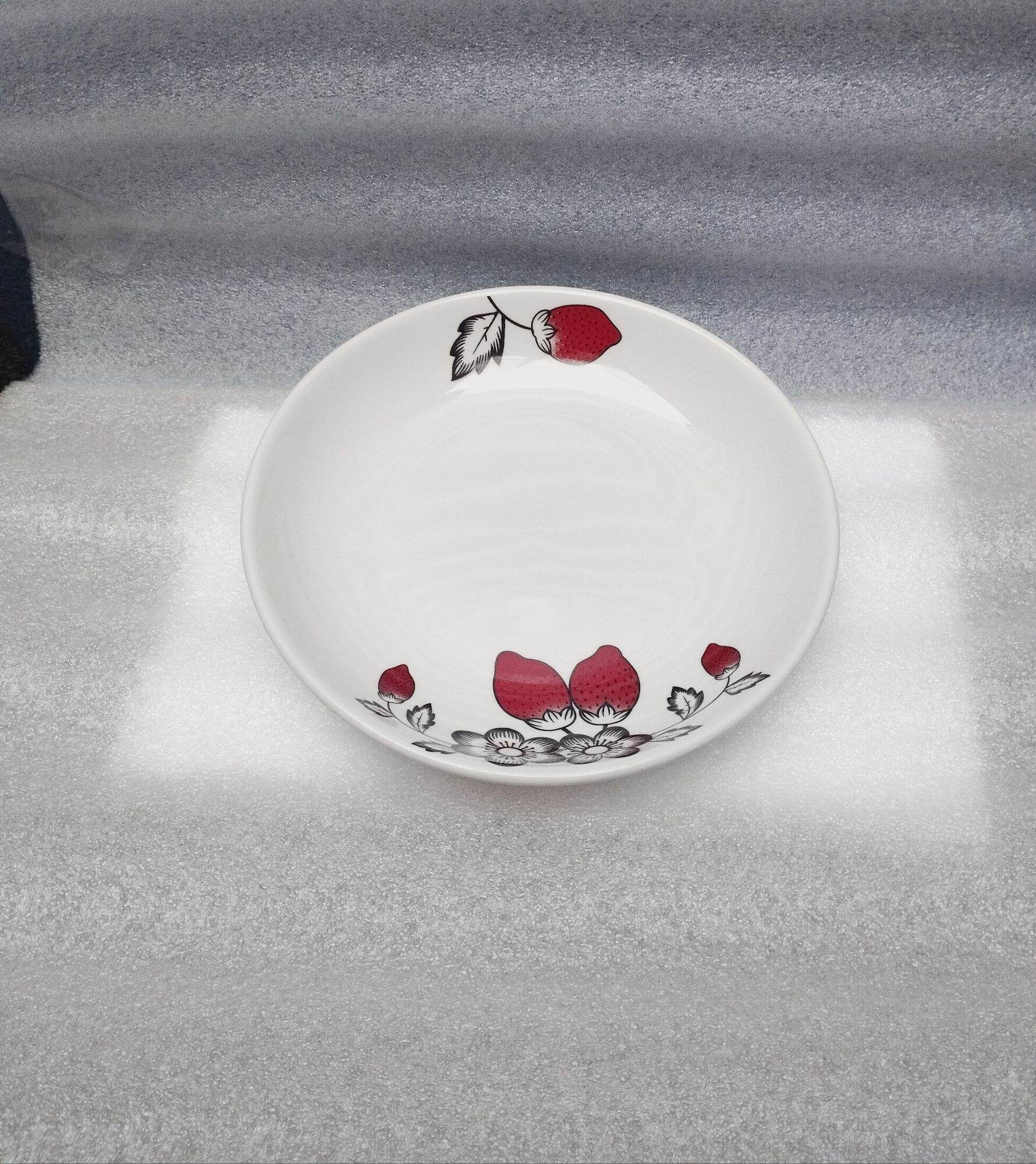 Dĩa sứ tròn hoa văn trái dâu 15cm / 18cm dĩa sứ trắng