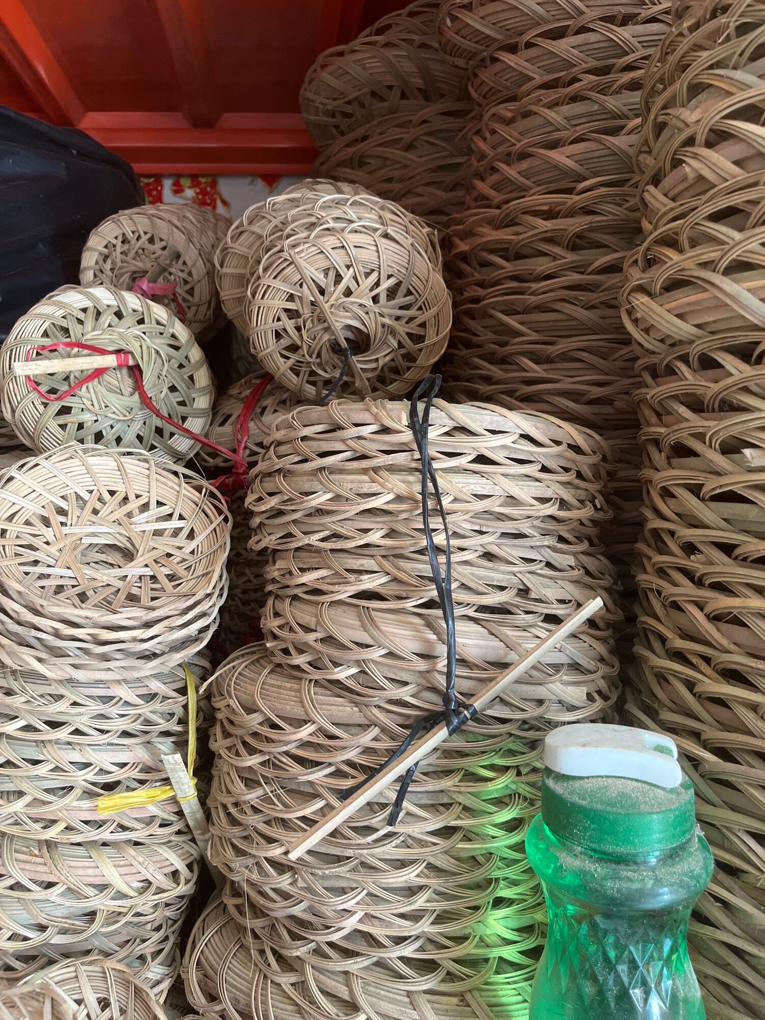 Rế Tre Lót Nồi , Trang trí .