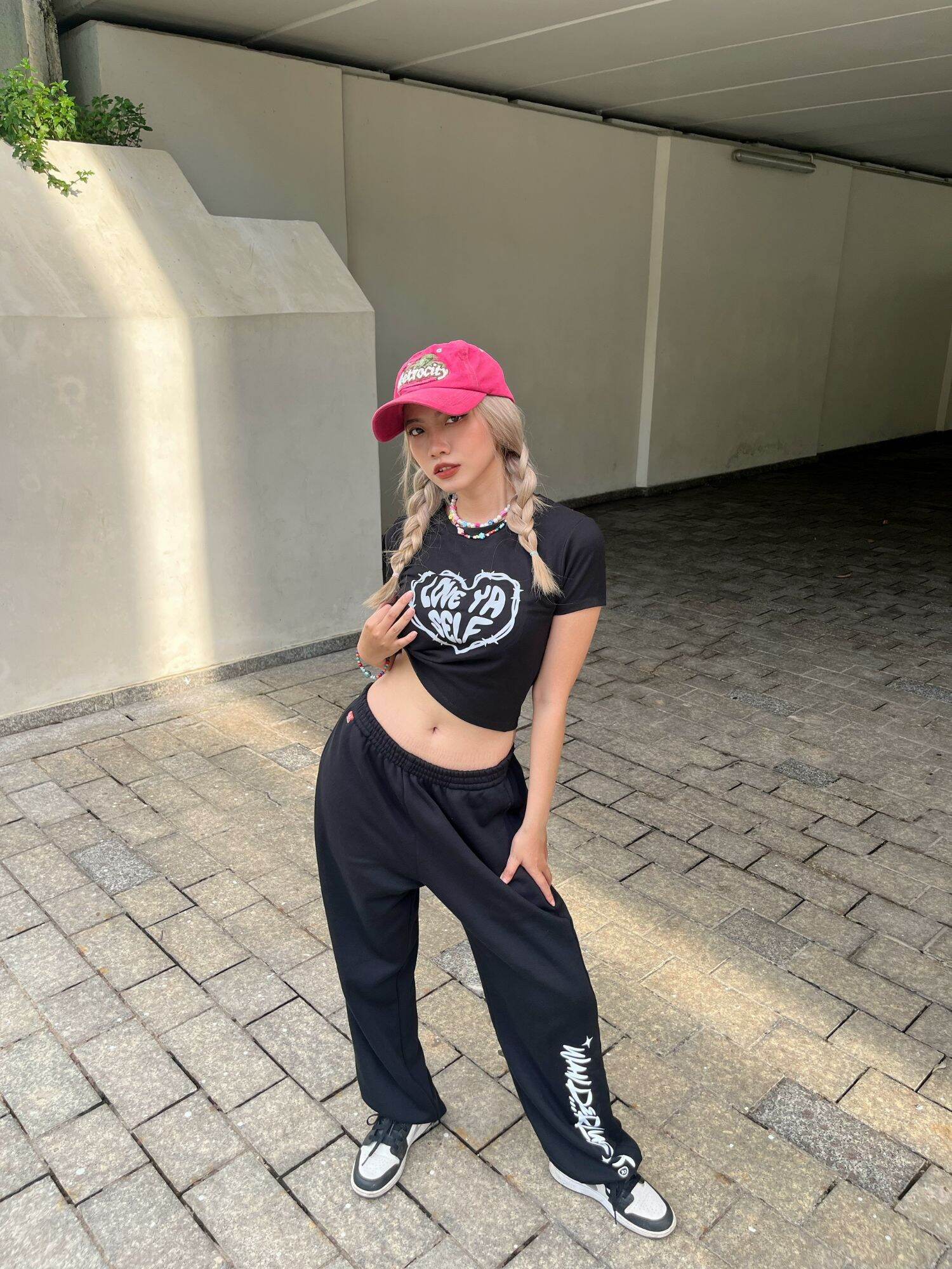 Quần Jogger rút dây in phản quang FW22