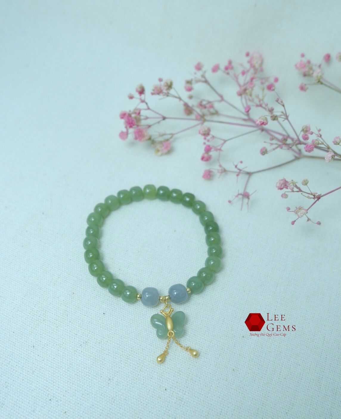 Vòng tay Ngọc Hoà Điền Tân Cương Tự nhiên kết hợp charm cực xinh dành cho nữ