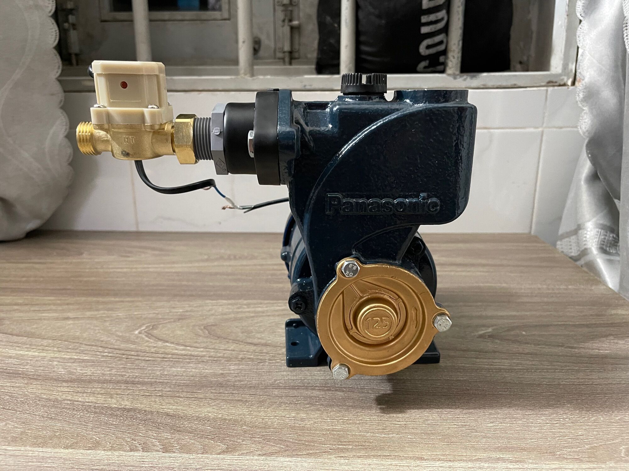 Máy bơm nước tăng áp 200W