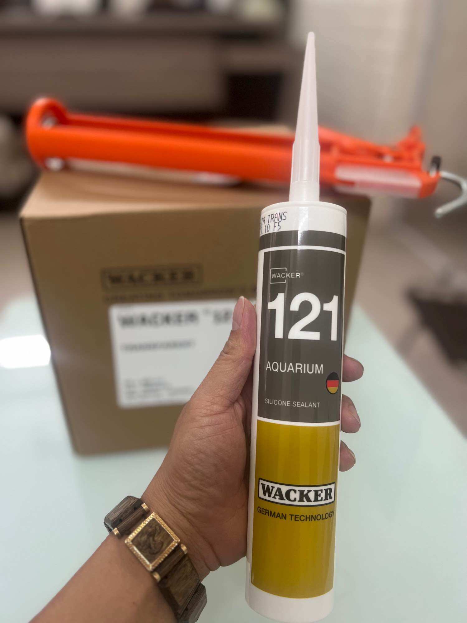 Keo Silicone Dán(Bả) Bể Cá-Hồ Cá Wacker 121