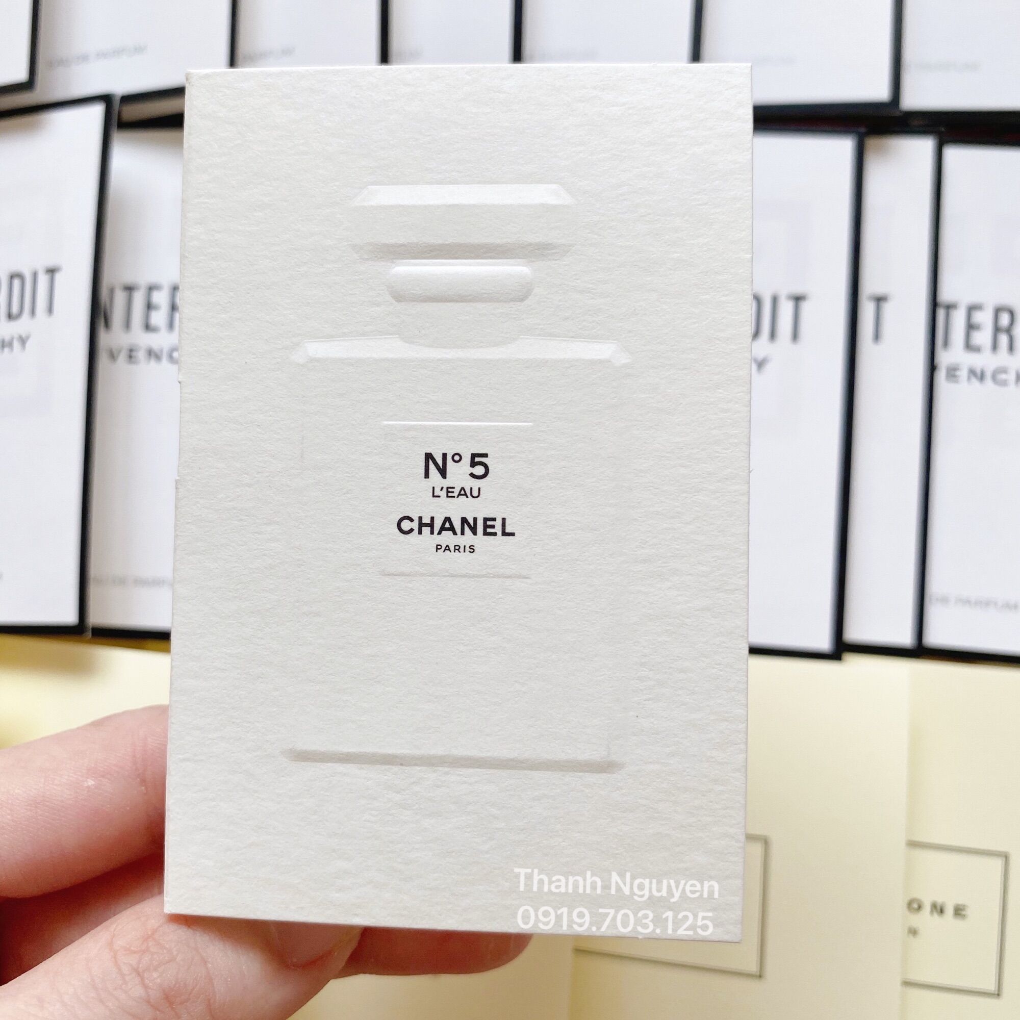 Vial nước hoa Chanel Leau No5 gift Sephora.