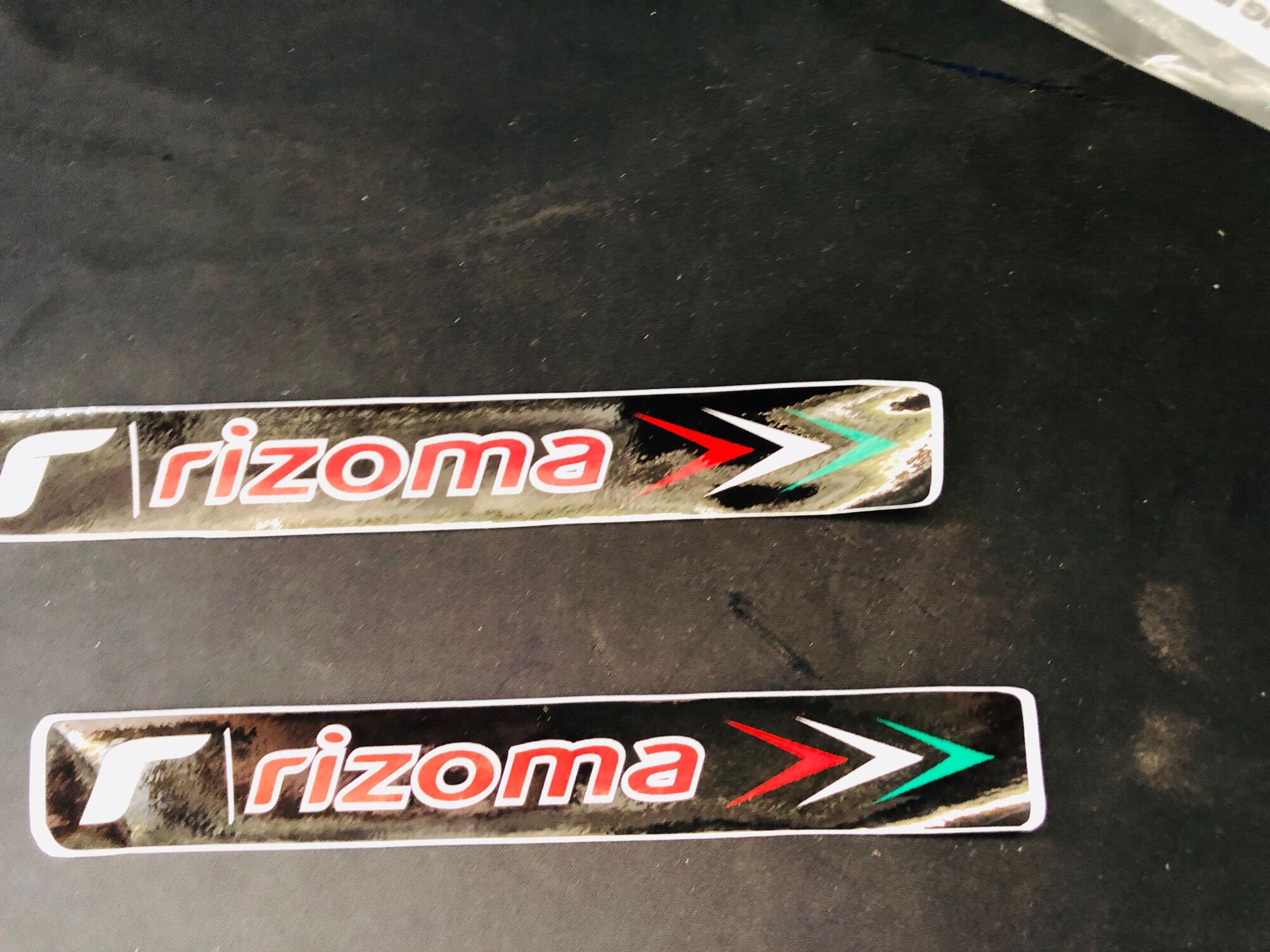 TEM PHUỘC RIZOMA DECAL IN