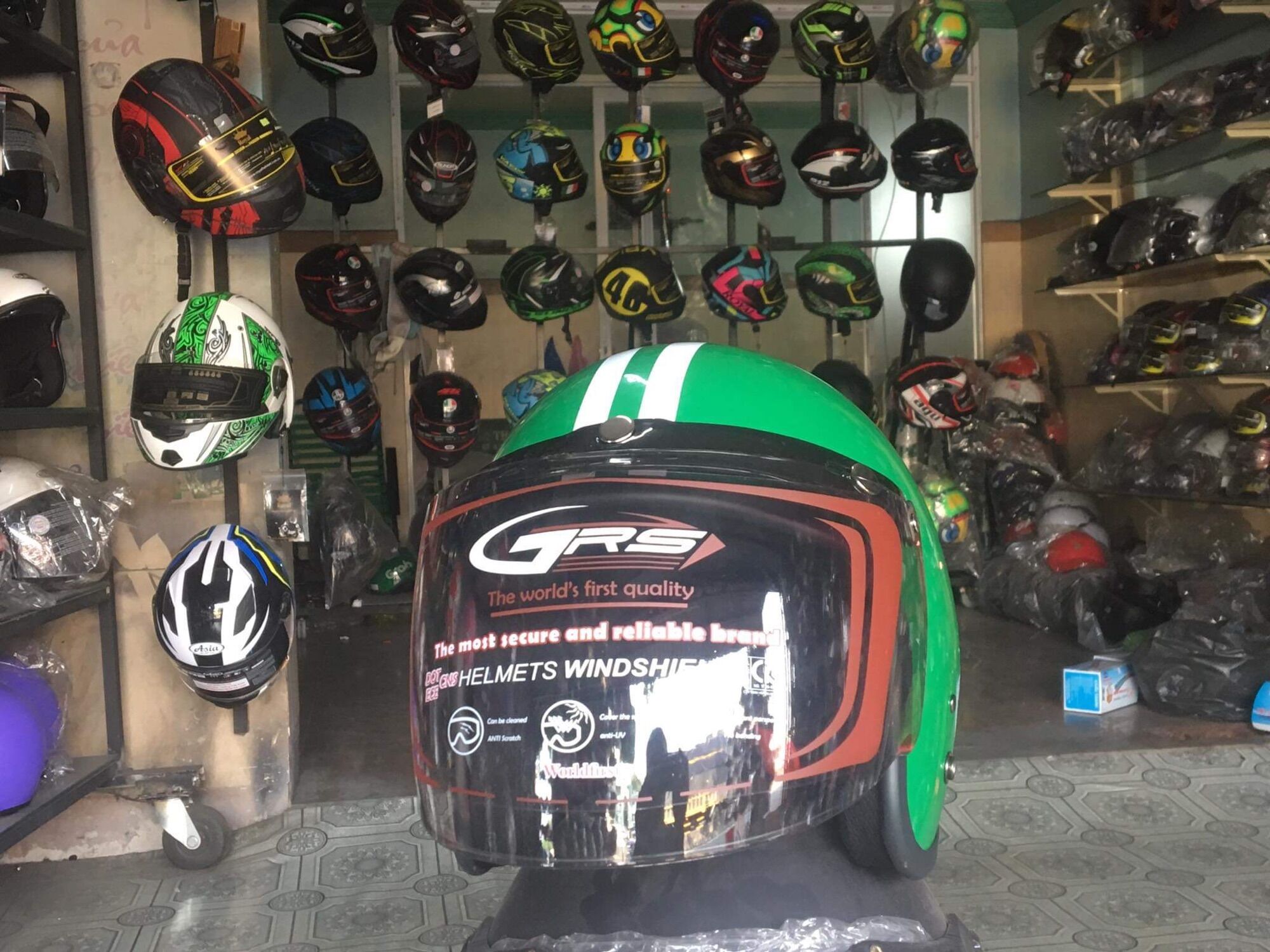 Nón 3/4 grabb gắn kính chắn gió grs Xịn