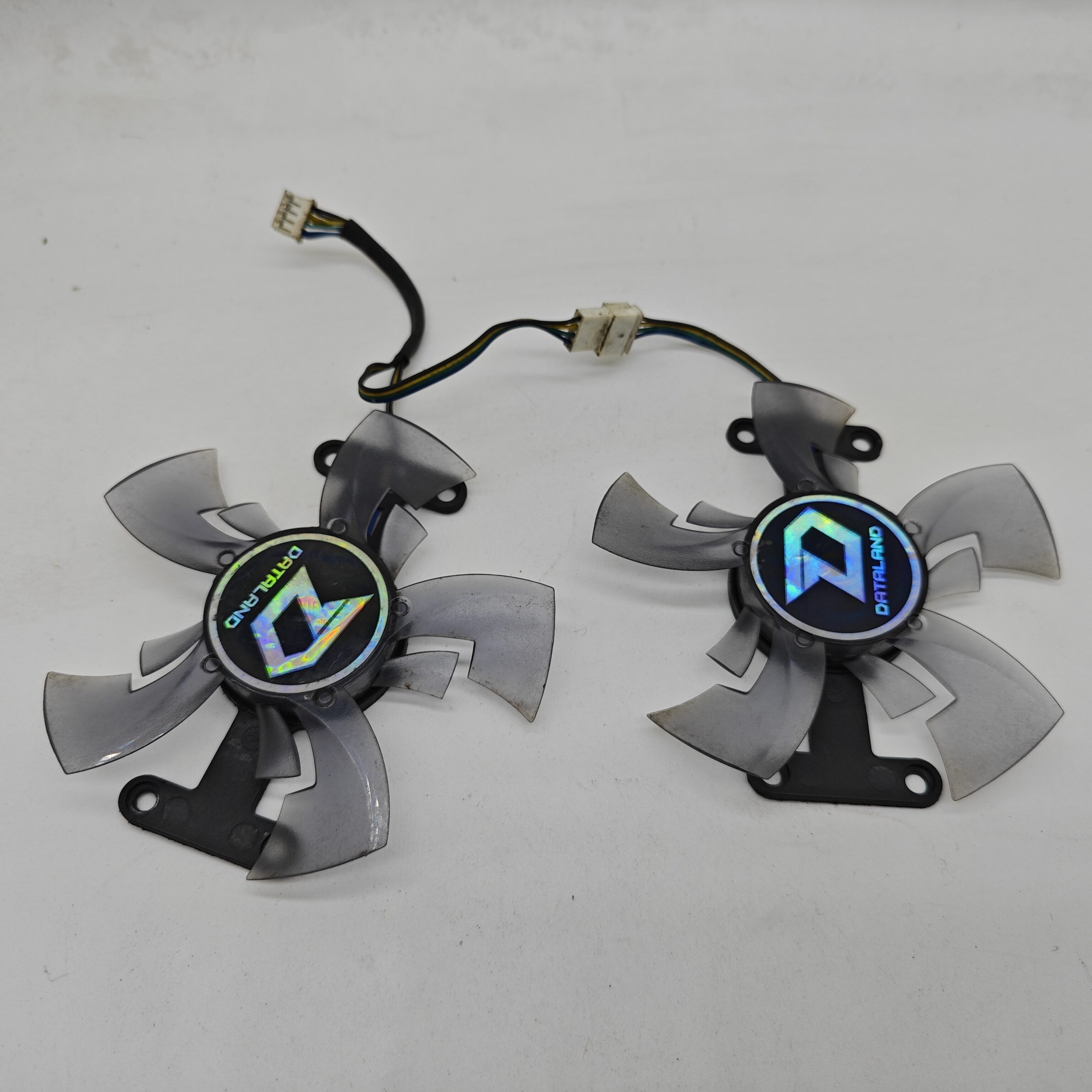 Silent Graphics Card Fan Giá 82,000 Đồng*Miễn phí vận chuyển