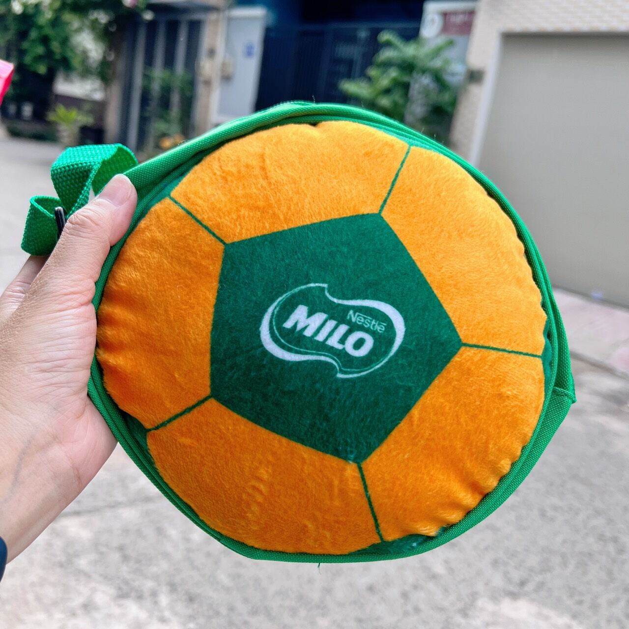 TÚI đeo chéo hình quả bóng milo
