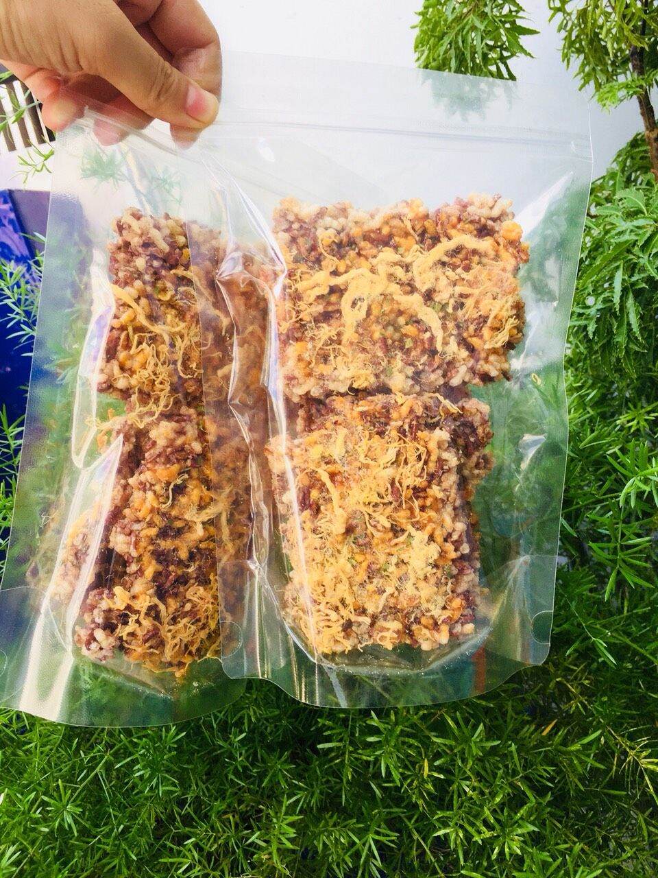 Thanh cơm cháy gạo lứt chà bông