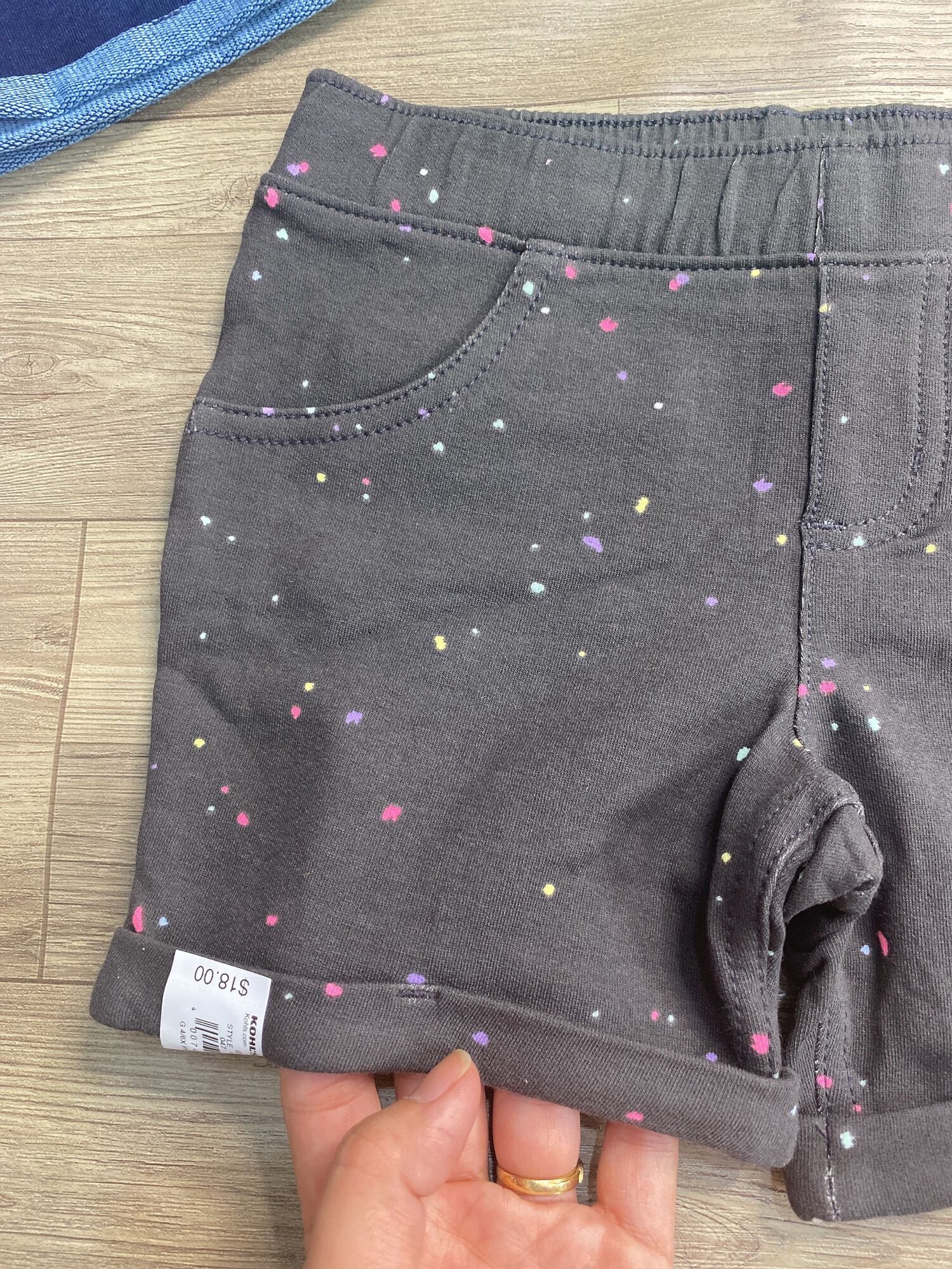 Quần short thun Jumping Beans bé gái