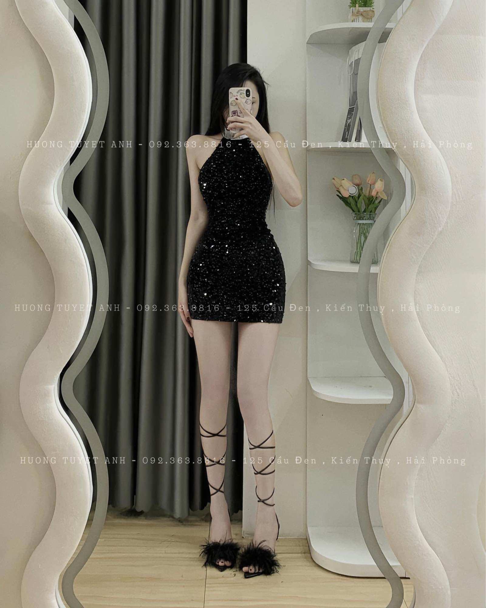 Đầm yếm nhung cổ kim sa
