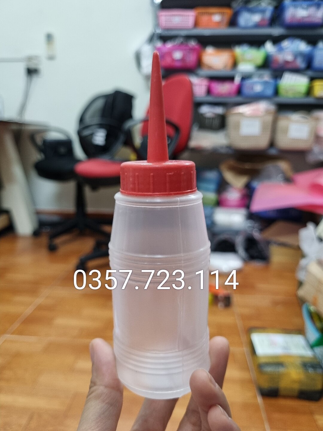 Chai nhựa vịt dầu 150 ml màu ngẫu nhiên