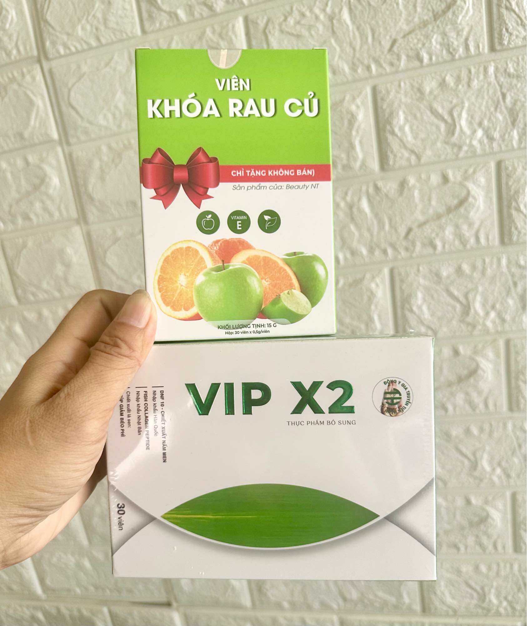 Giảm cân vip x2 tiến hạnh hộp 30 viên kèm detox táo hỗ trợ đốt mỡ kiểm soát cân nặng. 