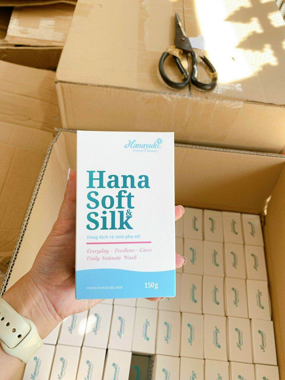 Dung Dịch Vệ Sinh Hana Soft Silk