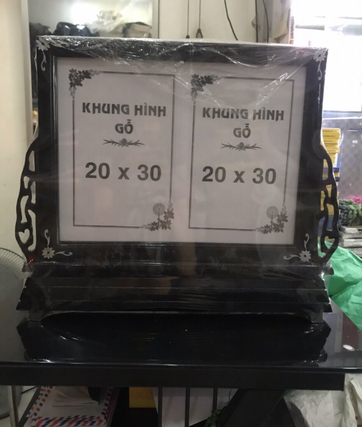 Khung hình thờ gỗ đôi