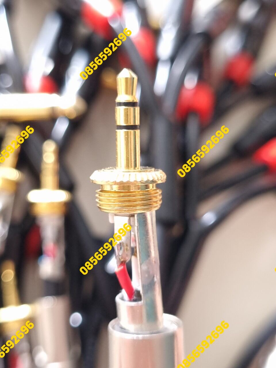Dây tín hiệu jack 3.5mm ra 2 jack 6mm cong